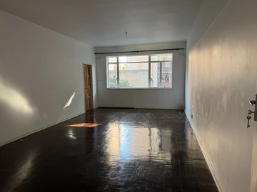 2 Bedroom Flat & Apartment