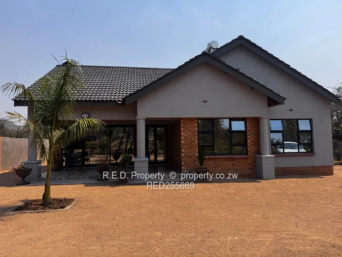 3-Bedroom House To Rent in Burnside