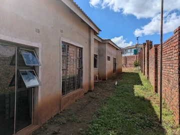 6 Bedroom House
