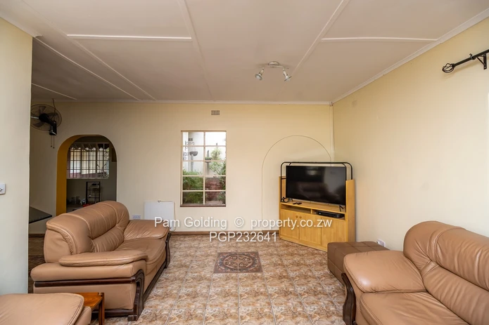 3 properties, each on an acre in Prospect