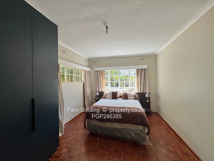 Furnished 3 bedroom Cottage - Helensvale 