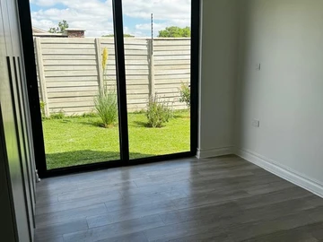 3 Bedroom Flat & Apartment