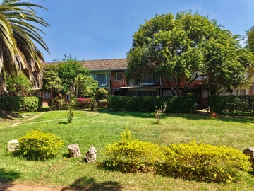 2 Bedroom Flat & Apartment
