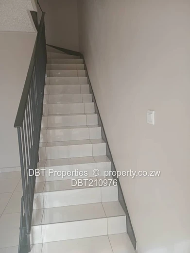 Flat available in Hillside