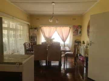 3 Bedroom Flat & Apartment