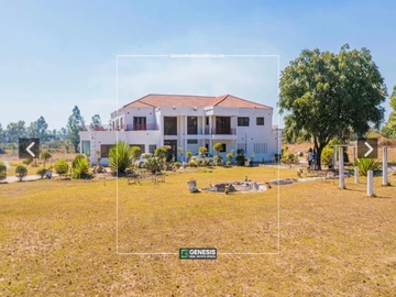 Beautiful country manor with commercial potential 