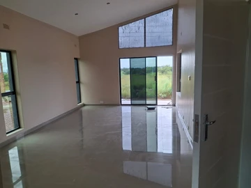 4 Bedroom Flat & Apartment