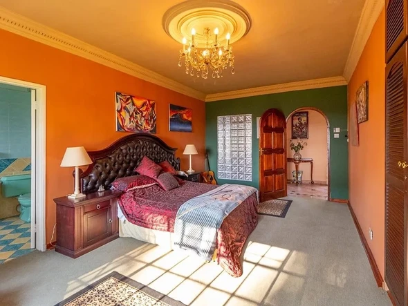 8 Bedroom House