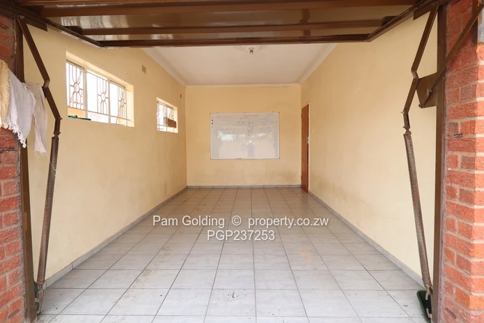 House for sale in Waterfalls/Picnic Park Area (Sole Mandate)