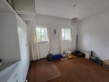 6 Bedroom House