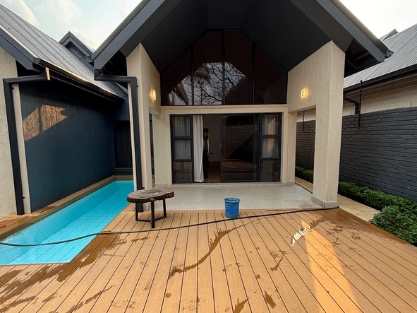 4 Bedroom Flat & Apartment