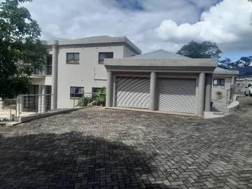 9 Bedroom House