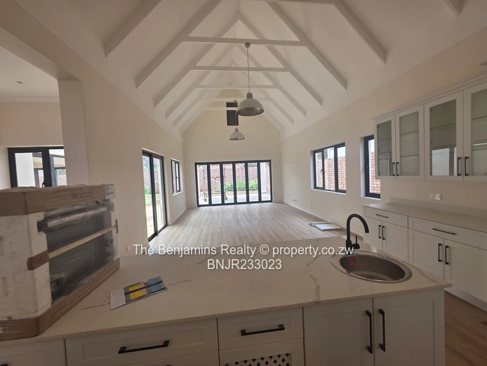 Beautful Townhouse In Borowdale/Pomona