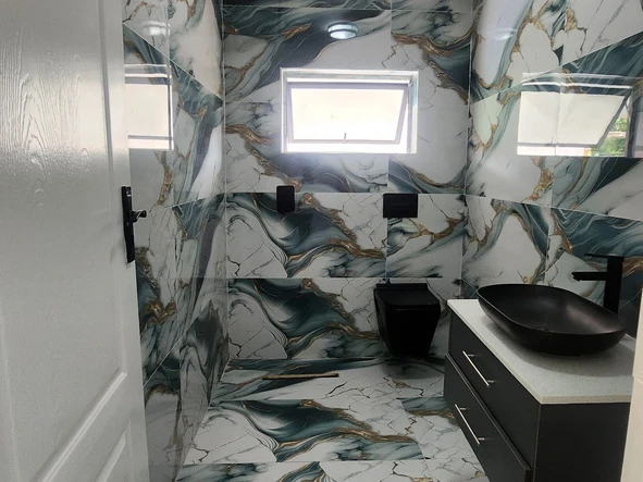 4 Bedroom Flat & Apartment