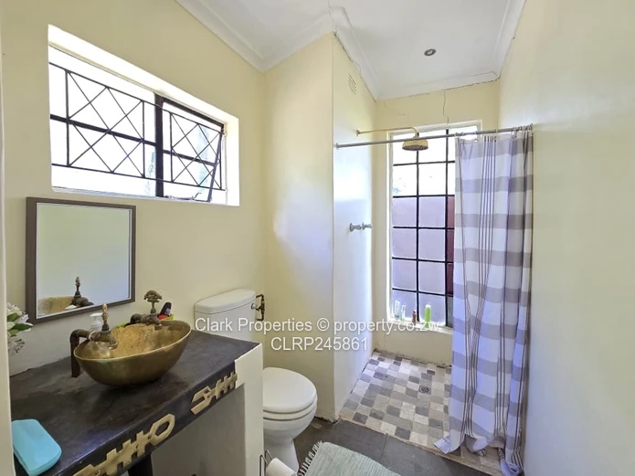 Character home  (Sole Mandate)