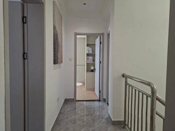 4 Bedroom Flat & Apartment