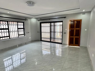 3 Bedroom Flat & Apartment