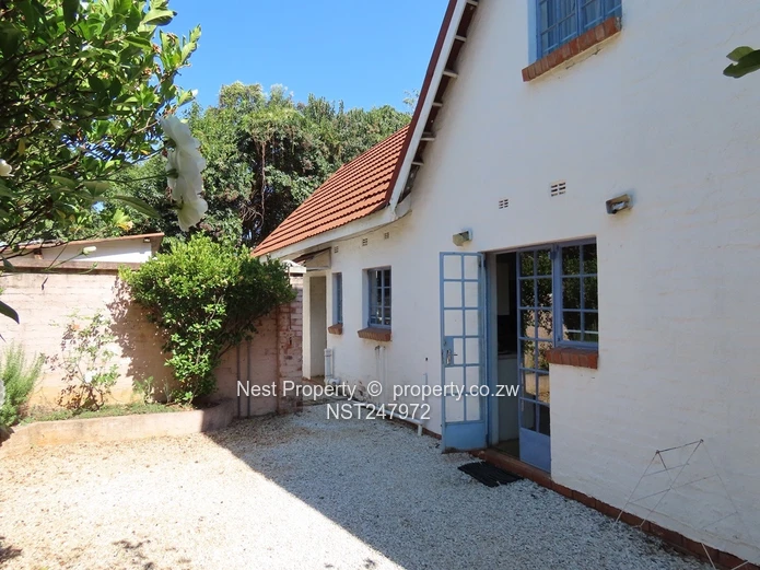 Charming double Storey Home in Borrowdale Brooke!