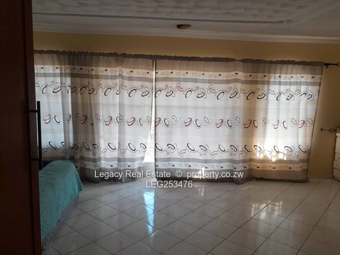 Zimre Park 5-Bed Home with Borehole, Garage & Driveway (Sole Mandate)