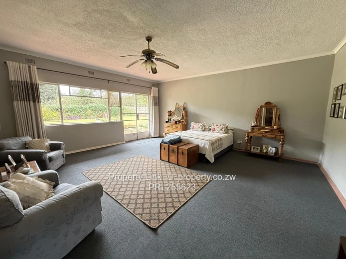 Family Home On Quiet Close With Borehole & Pool