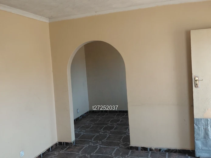 Houghton Park House To Let