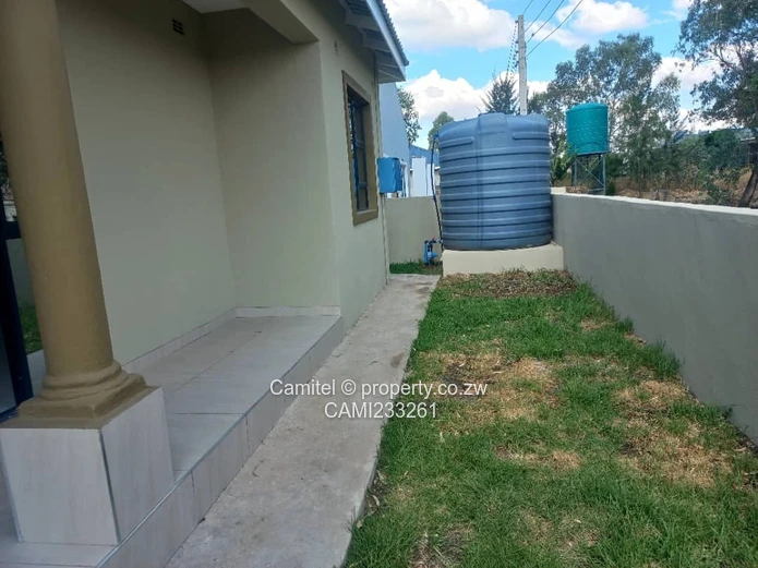 Modern 3-Bed Arlington Home - Fitted Kitchen & Water Tank