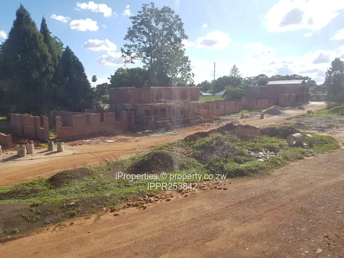 Lovely Townhouses in Courtyard Place, Helensvale, Harare North: