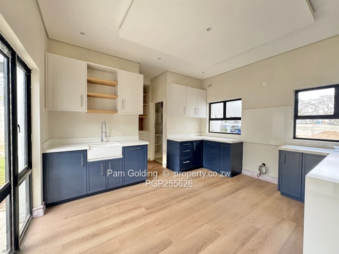 Exclusive Living - 4 Bedroom Home Chisipite 
