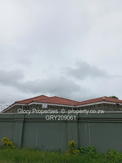 Stunning 3 Bedroom Property in Picnic Park, Waterfalls