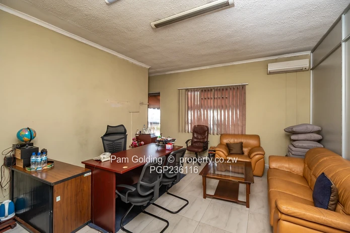 Commercial building for sale