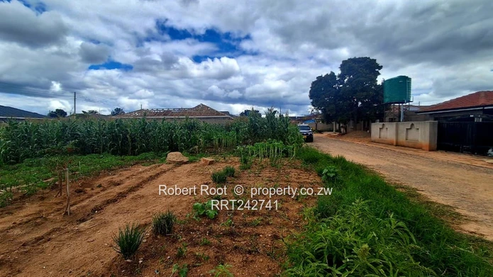 Priced To Go - Stand For Sale In??Ruwa , Fairview - Blessed Park