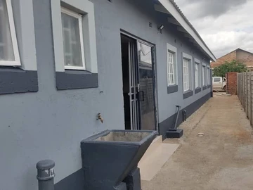 2 Bedroom Garden Flat