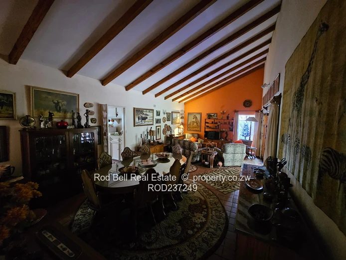 Free standing 3-bedroom townhouse in well-established complex