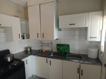 3 Bedroom Flat & Apartment