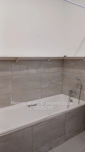 3 Bedroom House to Rent in Kensington