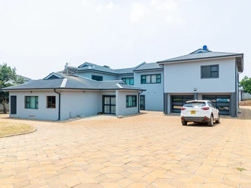 6 Bedroom House