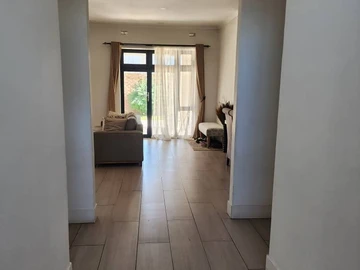 3 Bedroom Flat & Apartment