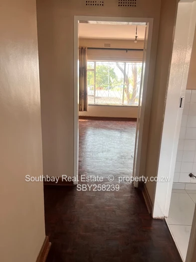 2 Bed Flat To Let 