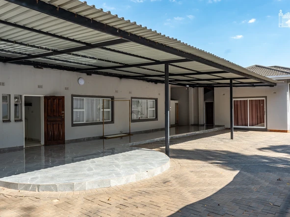 10 Bedroom House