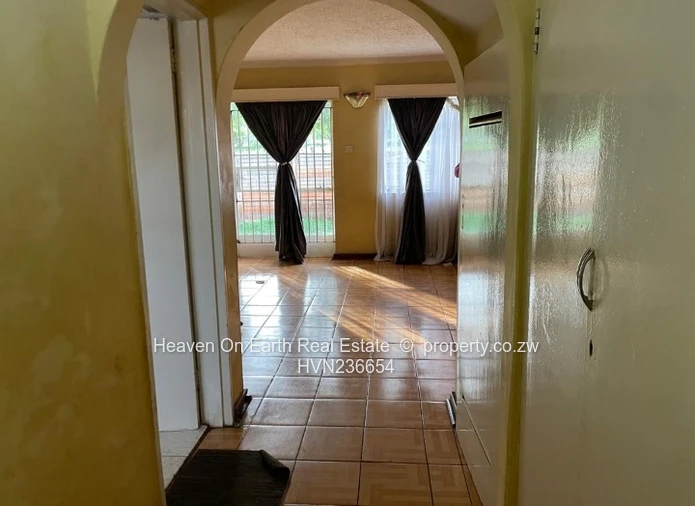 Very close to amenities  (Sole Mandate)