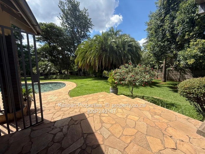 Family home with spaciouse outdoor entertainment area