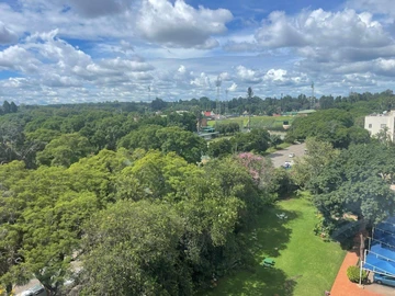 2 Bedroom Flat & Apartment