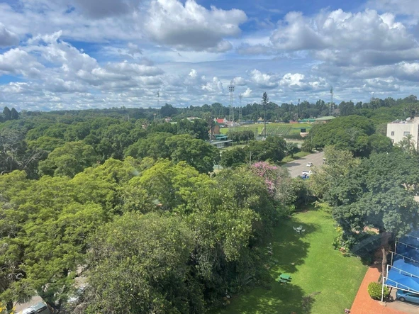 2 Bedroom Flat & Apartment