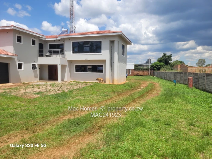 Mt pleasant heights double storey for sale 350k