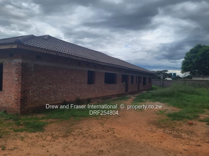 Walled incomplete 5-Bed Home on 1901m² in Waterfalls
