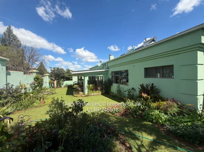 Immaculate, Spacious Townhouse (Sole Mandate)