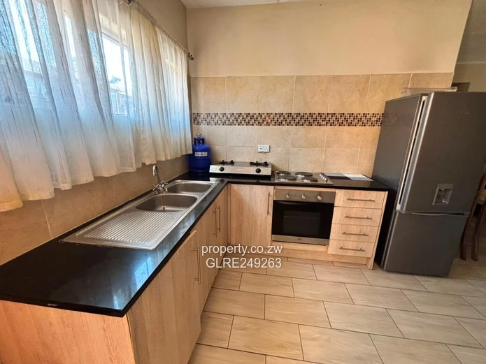 Brick-Faced 3-Bed Flat Bluff Hill - Borehole & Modern Kitchen