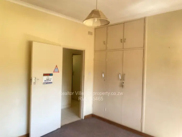 Commercial property to let in Arundel