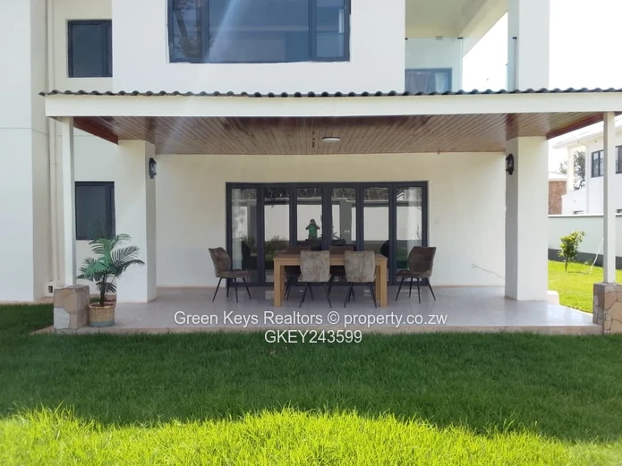 Pomona Townhouse Complex 