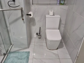 3 Bedroom Flat & Apartment